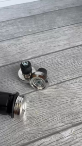 HAND GRIP STANDAR YAMAHA WARNA HITAM SARUNG GAS TANGAN MOTOR UNIVERSAL SEPASANG KIRI KANAN PNP KARET LEMBUT HANDFAT HANFAT RUBBER TEBAL HANDGRIP YAMAHA ORI STANDAR HITAM PLUS JALU STANG MOTOR CHROME MODEL SPIRAL GARIS GEPENG BBOY JALU BANDUL STANG MOTOR C