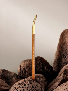 UN SHOP | Angled Eyeliner Brush For Concealing Eye Bags and Laugh Lines