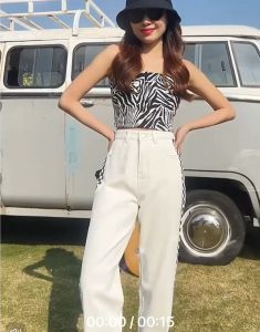 แฟชั่นใหม่ 2024 กางเกงยีนส์ขายาวผู้หญิง ขากว้าง กางเกงยีนส์ทรงหลวม ไซส์ XS-2XL แต่งข้างลายหมากรุก ผ้านิ่ม ใส่สบาย 🚚 พร้อมจัดส่ง 🚚