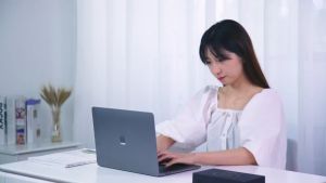 Portable 5 Modes Electric Cervical Spine Mini Massage Patch Vibration Muscle Relaxation Shoulder Neck Massager Recharge