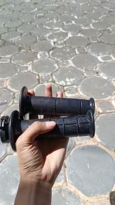 Handgrip / Handvat + Pipa Gas Standar KLX 150 Tahan Sobek Dan Elastis (1PASANG)