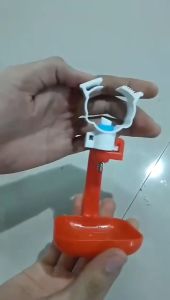 1/5pcs POULTRY DRINKER: Automatic Chicken Drinkers with Cup Hanger
