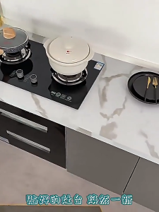 สติกเกอร์ติดครัวกันน้ำมัน ขนาด60*500cm สติกเกอร์หินอ่อนกันคราบ กันความร้อน  กันน้ำมันกระเด็นวอลล์เปเปอร์ตกแต่งบ้าน  ป้องกันการลื่นไถลทนความร้อนพื้นหลังทีวีสติ๊กเกอร์ติดผนัง  Mouldproof Moistureproof หินอ่อนรูปแบบวอลล์เปเปอร์