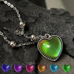 Thermochromic Mood Monitor Heart Pendant Necklace Color Change As Emperature Women Girls Clavicle Chain Necklaces Lover Jewelry