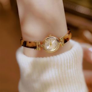 UTHAI W0053 Women Watch French high-end Temperament Hawksbill Amber Retro Bracelet Chain Watches Waterproof Ladies Fashion Quartz Wristwatch