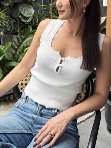 Lahv The Label - Meg Knit Top เสื้อกล้ามผ้านิตฉลุลาย