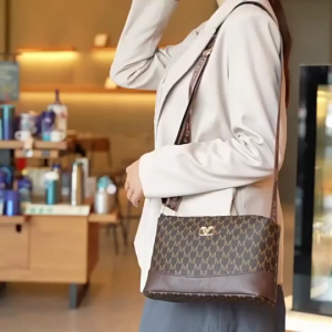 Ladies Retro Pattern Sling Crossbody Bag Lightweight PU Leather Wide Adjustable Strap Shoulder Bag For Everyday Use