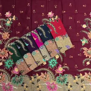 SOPHIA ผ้าถุงสตรีบาติก ลายปาเต๊ะ (เย็บสำเร็จ) ตรา DUA RATU รหัส DUA02