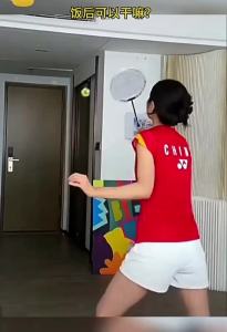 Penghantaran dari China [2025] Peranti Latihan Solo Badminton Talian Lantunan Automatik untuk Satu Orang Alat Ajaib Latihan Kanak-kanak Dalaman dengan ran Cawan Sedutan 3.5