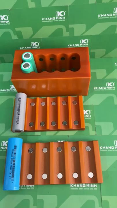 Khuôn kẹp pin 18650 21700 26650 phíp đúc cao cấp và có nam châm hít cực mạnh