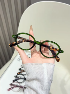【In Stock 】Japanese Retro Womens Photochromic Sunglasses Nerdy Small Oval Sunglasses Ultra-lightweight Leopard Print Frame Glasses Cermin Mata Hitam 变色墨镜