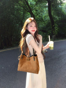 Retro Suede Chain Tote Bag Womens Large Capacity Luxury Bucket Bag Fashionable Korean Style Soft Handbag for Casual Use
