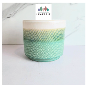 The Leaferie Mistra plant pots. Ceramic flowerpot . flowerpots . flower pot . planter . planters