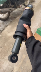 Giảm sóc sau xe howo a7 hệ thống giảm chấn giảm sóc bóng hơi xe ô tô wg1664440069