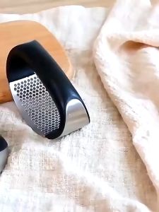 SKW Stainless Steel Garlic Press Rocker - Professional Grade Garlic Mincer Crusher and Garlic Presser