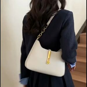 1509 ( READY STOCK ) PU SLING BAG EU FASHION HOUSE