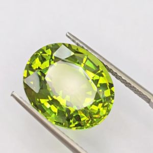 14.50 การัต(cts) เพอริดอท นาโนแล็บ พลอยสังเคราะห์. คุณภาพระดับพรีเมียม. Peridot Lab Created Nano Crystal. Synthetic. Premium Quality