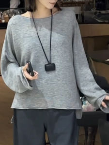 UYFY | เสื้อยืดคอกลมแขนยาวสีเทาสำหรับผู้หญิง ทรงหลวม สไตล์ลำลอง ฤดูใบไม้ร่วง 2025 เสื้อตัวบนทรงหลวมๆ ดีไซน์ไม่สมมาตร