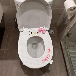 Cute Waterproof Self-Adhesive Toilet Seat Cover All Seasons