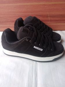 sepatu sekater gambung kulit