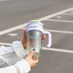 Botol Minum Jumbo KAR TD Bentuk Lucu / Botol Minum Gym Ukuran 920ml Sedotan + Gagang FHLC