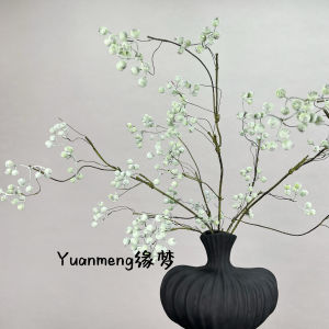 ผลไม้จำลองฤดูใบไม้ร่วงสีแดงและสีเหลืองส้ม ผลไม้ขนาดเล็กสีเขียวเทา ผลไม้ที่กลับมาบนภูเขา ดอกไม้สดเทียมสไตล์ชนบท บ้าน วัสดุผ้าไหม