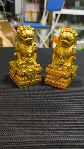 Tượng cặp nghê ngồi bệ phong thuỷ chất liệu bằng đồng vàng SA0355