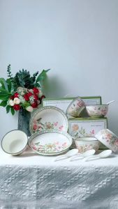 Bộ chén bát đĩa ăn cơm tặng kèm hộp thich hợp làm quà tặng hoạ tiết hoa lá