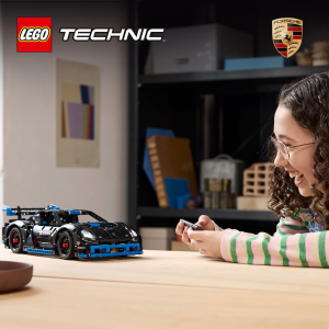 LEGO Technic 42176 Porsche GT4 e-Performance Race Car (838 Pieces) Mainan Susun (10 Tahun+)