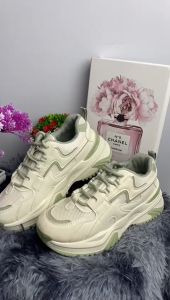 Yiren Sepatu Sneakers Wanita Sport 23803-1
