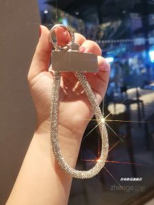 สร้อยข้อมือคริสตัลเพชรหรูหรา สร้อยคอโทรศัพท์มือถือ กระเป๋า โซ่ตกแต่ง โซ่โทรศัพท์มือถือ โซ่กุญแจ โซ่ป้องกันการสูญหาย ขนาดสั้นใหม่ เวอร์ชั่นไฮเอนด์สำหรับผู้หญิง