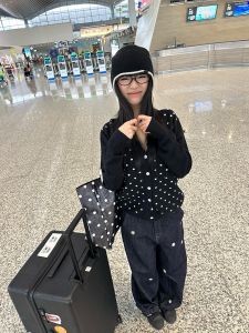 เสื้อคาร์ดิแกนถักคอวีลายจุดสไตล์ย้อนยุคสไตล์อเมริกันสำหรับผู้ชาย ฤดูใบไม้ร่วง หลวม ลำลอง หลากหลาย แจ็คเก็ต