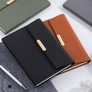 (สามารถแกะสลักโลโก้ได้) สมุดโน๊ตหนังหนา A5 สมุดโน๊ตรายวิชาของนักเรียน สมุดบันทึกการประชุมการทำงาน สมุดไดอารี่แบบหัวเข็มขัด บันทึกการเดินทาง 96 แผ่น 192 หน้า