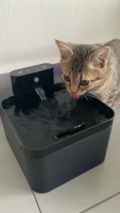 PETCARESMY Wireless Pet Fountain 2.2L Battery Operated Automatic Motion Sensor Drinking Fountain For Cat/Dog