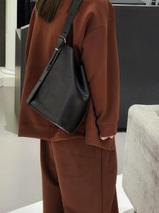 LKG Tannery Cowhide Womens Large Capacity Lazy Tote Bag Commuter Bucket Bag Single Shoulder Slant Cross Bag Fashionable