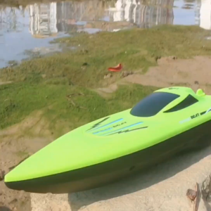 Remote-controlled Boat Toy 2.4G Outdoor High-speed Rowing Boat with Lights Kids RC Toys Boat Boy Birthday Gift speedboat