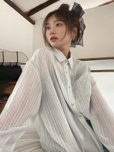 เสื้อเชิ้ตผู้หญิงทรงหลวมสไตล์ย้อนยุคสีสันสดใสสำหรับฤดูใบไม้ผลิและฤดูร้อน เสื้อคลุมกันแดดแบบลำลอง เสื้อเชิ้ตคอโปโลแขนยาว