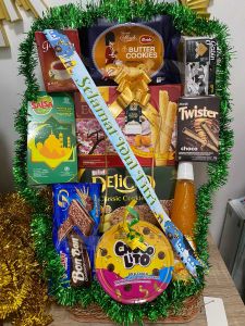 Parcel Makanan / Hamper Snack Lebaran / Natal / Tahun Baru / Imlek - Tipe Gold