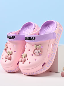 Big Yellow Bee Childrens Clog Shoes Girls Outdoor Sandals Anti-Slip Summer Beach Slippers Cartoon Style EVA Material