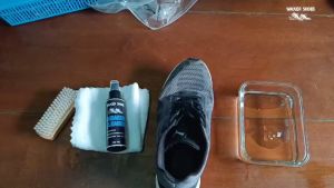 น้ำยา สะอาดรองเท้า น้ำยาซักแห้งรองเท้า ซักรองเท้า น้ำยาซักแห้งรองเท้าผ้าใบ