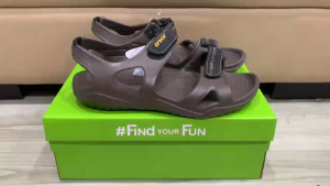 Giày dép crocs chuẩn xịn chống hôi chân nhựa đúc liền khối siêu bền đi mưa lội nước đi biển swiftwater river màu nâu