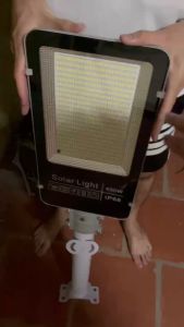 Đèn năng lượng mặt trời sân vườn 100W 200W 300W 400W chính hãng đèn đường bàn chải năng lượng vỏ nhôm đúc - Bảo hành 2 năm