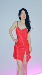 Đầm ngủ lụa WANNABE DNS59 váy ngủ xẻ đùi viền ren khoe chân dài quý phái sang trọng