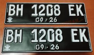 Plat Nomor Mobil Terbaru / Lama Standar Samsat Putih & Hitam