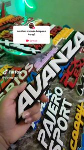 EMBLEM MOBIL AVANZA EKSTERIOR MOBIL TOYOTA VARIASI TIMBUL 3D BAHAN FIBERGLASS