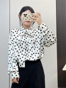 เสื้อเชิ้ตติดกระดุมแขนยาวผู้หญิง Sainag ทรงหลวมพร้อมคอตั้ง เสื้อผ้าใยโพลีเอสเตอร์ยาวปานกลางถึงยาว