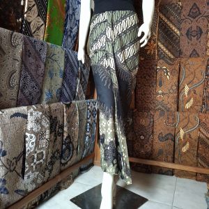 Kain Batik dan Rok Wiru Parang Lereng Hijau Sage Hitam
