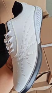 Sportswear Shop รองเท้าผ้าใบผู้ชายพื้นนุ่ม รองเท้าลําลองใส่สบาย น้ําหนักเบา หนังระบายอากาศ รองเท้าทัวร์ริ่ง