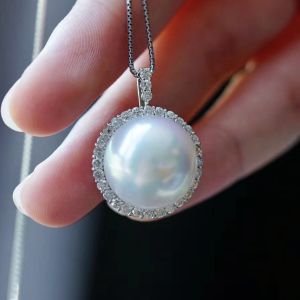 Montagne Jewelry Customization Natural 14.7mm Australian White Pearl Pendant 18k White Gold Pendant 0.65 Carat Diamond Inset Fine Jewellery