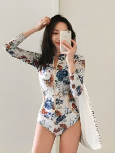 ชุดว่ายน้ำสไตล์เกาหลี แขนยาว ลายพิมพ์ กระโปรงสั้นเซ็กซี่ ชุดว่ายน้ำสไตล์ญี่ปุ่น ชุดกีฬา ชุดว่ายน้ำผู้หญิง ชุดว่ายน้ำลำลอง